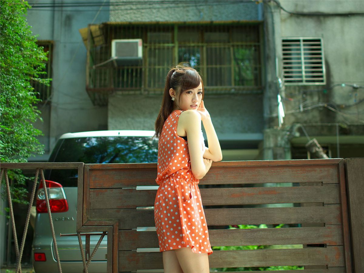 台湾短裙美女村村高清唯美写真