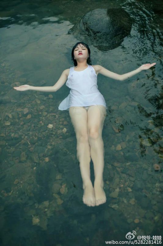 性感小美女悦爷妖精极致诱惑写真