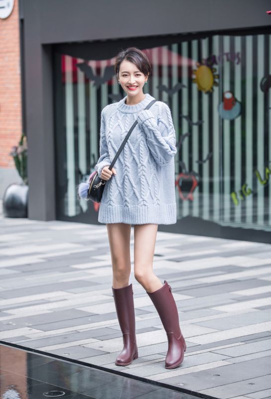 内地女艺人杨洋时尚街拍曝光