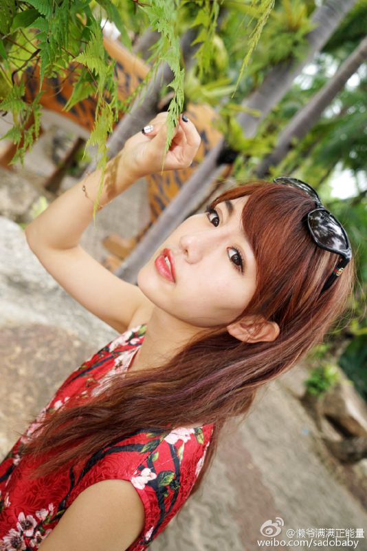 90后美眉晓燕微博私拍养眼美照