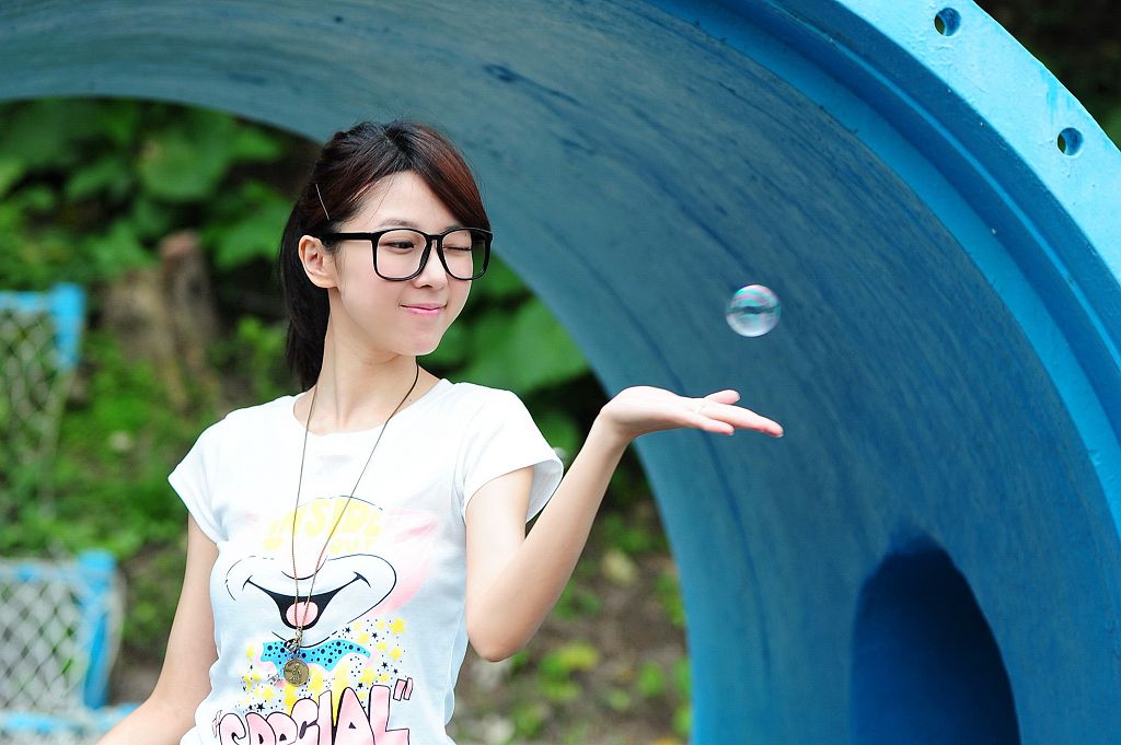 清纯可爱美女萌萌牛仔热裤私拍