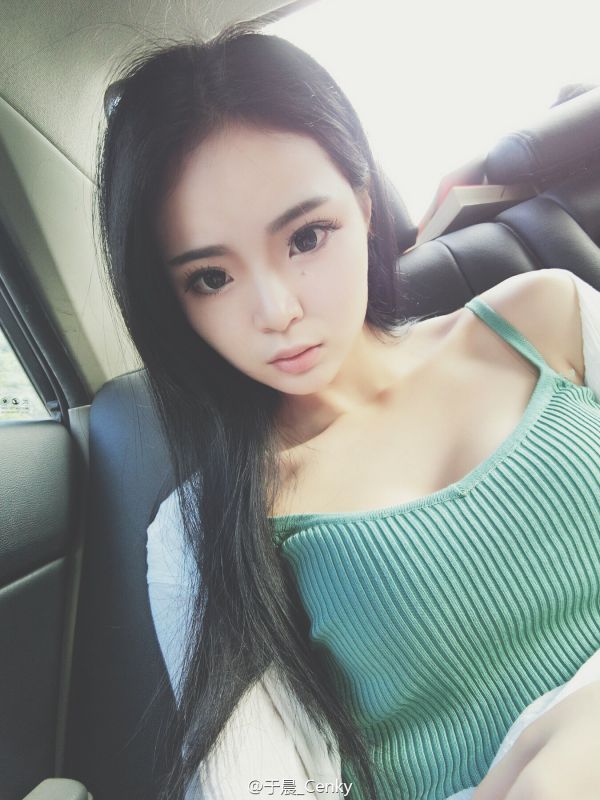 唯美长发美女于晨Cenky自拍养眼美图