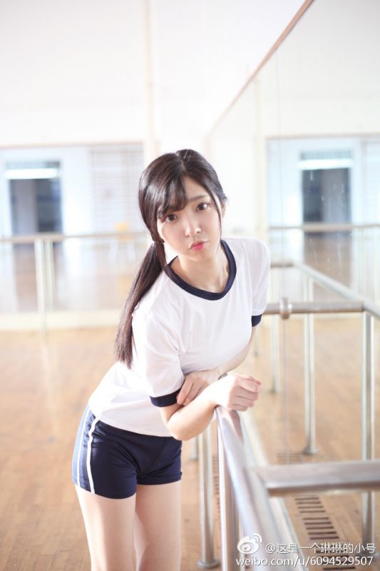漂亮小美女汤嘉琳微博私拍写真图片