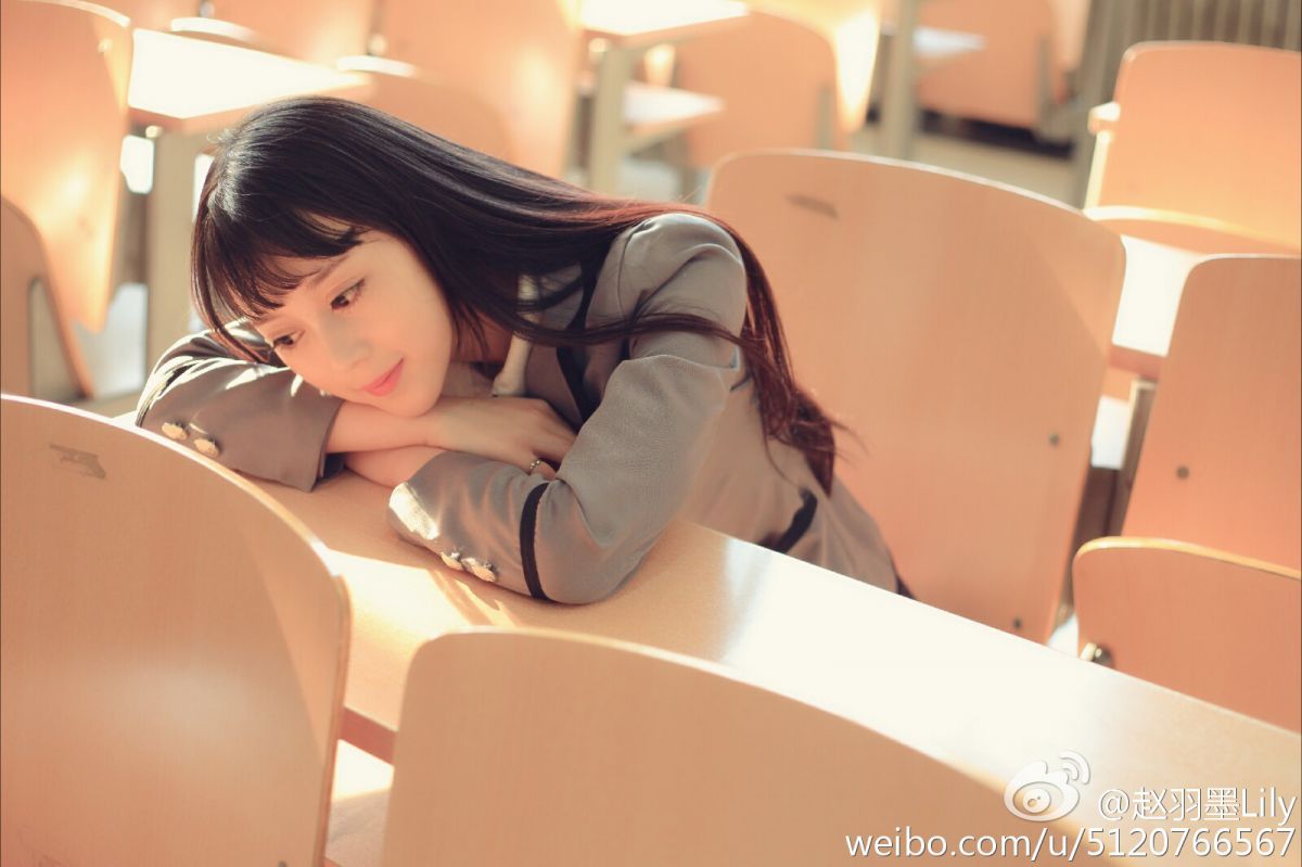 古装肚兜美女赵小米Kitty床上诱人美照