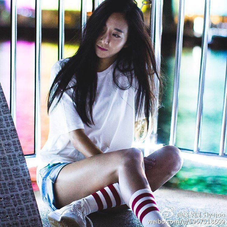长腿高挑美女高孝周微博清新美照