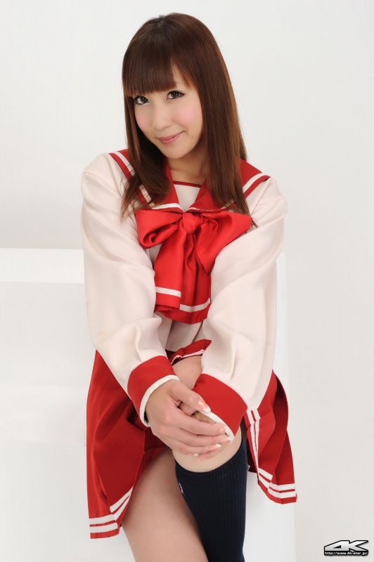 日本美女学生制服秋~ちひろ室内摄影图片