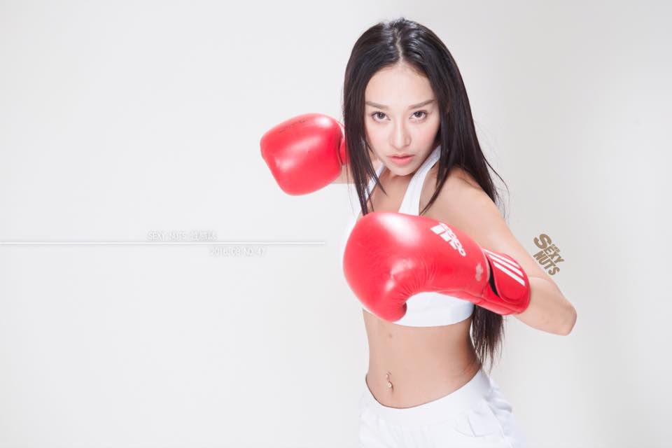 台湾美女模特童恩Ashelly私拍美图照
