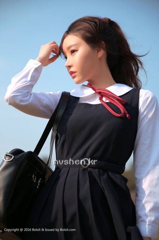 90后漂亮美眉柳侑绮清纯唯美图集