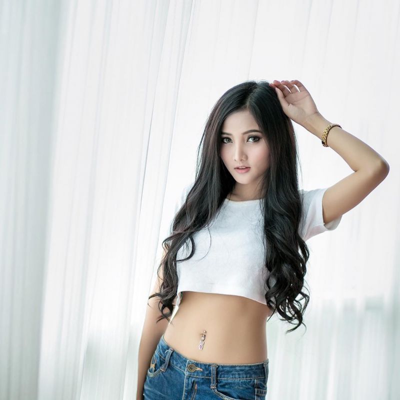 比基尼美女Zom Winkz坚挺迷人双峰诱人身心