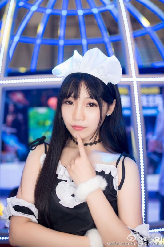 美女showgirl鸭鸭(张彤)自拍图片合辑