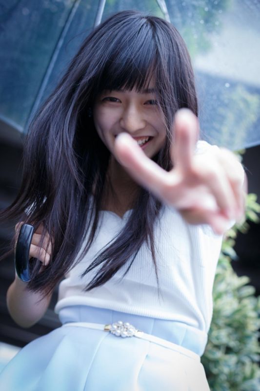 日本清纯美女铃木茜音户外写真图片