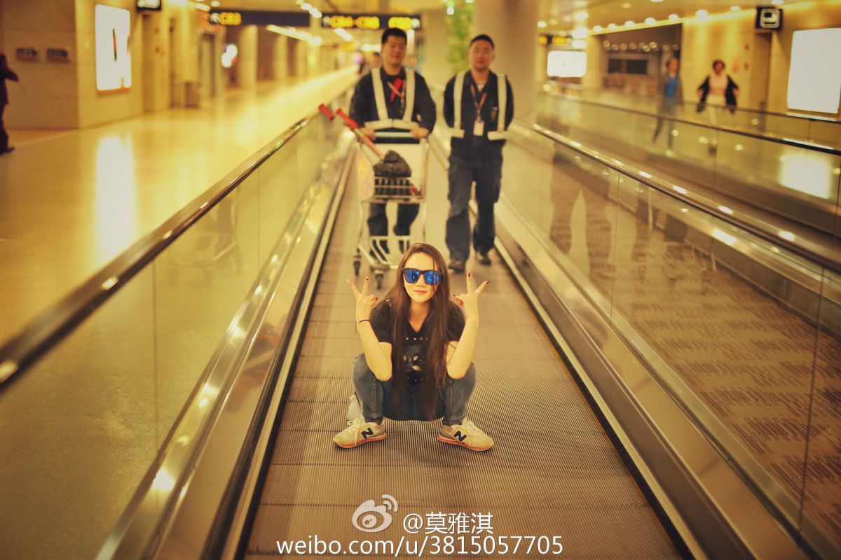 高清绝色美女莫雅淇Yaki性感写真图片