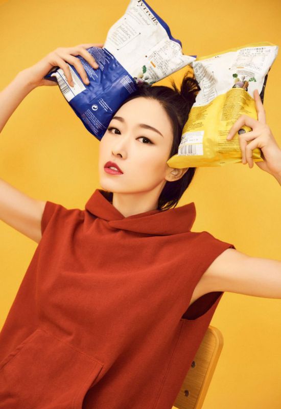 美女明星刘洛汐时尚撞色系艺术写真