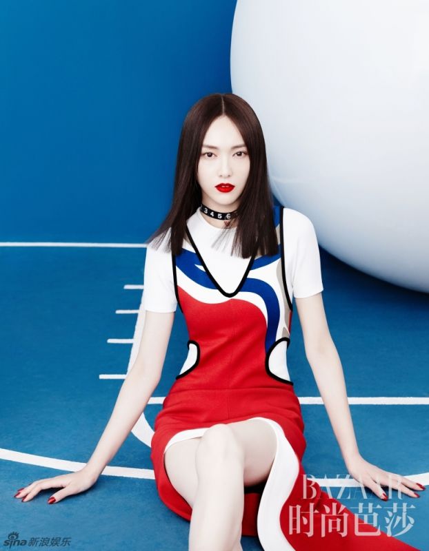 美女明星唐嫣妖娆红唇秀香肩引视觉震撼
