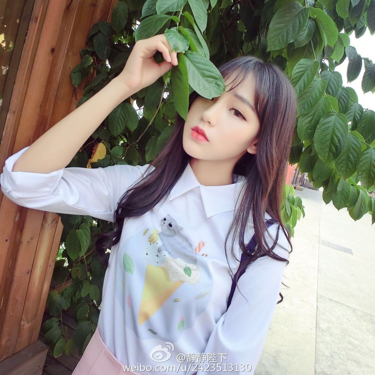 90后清纯美女静静陛下高清养眼美照
