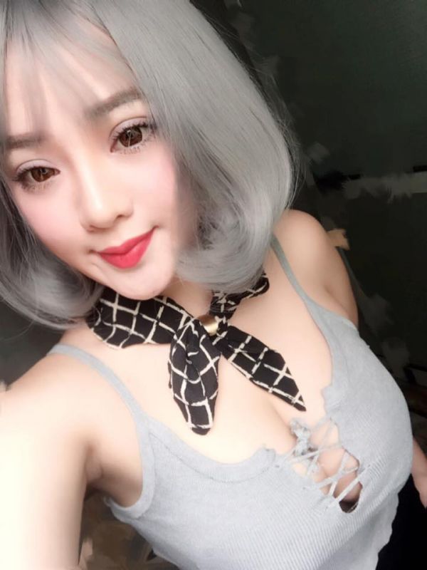 性感大胸美女Cao Giang私拍图片集锦