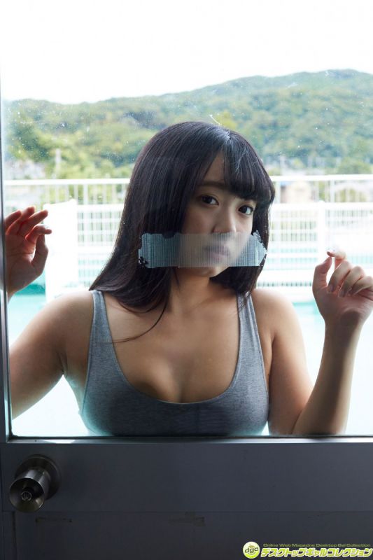 日本少女偶像一色杏子学生制服摄影图片