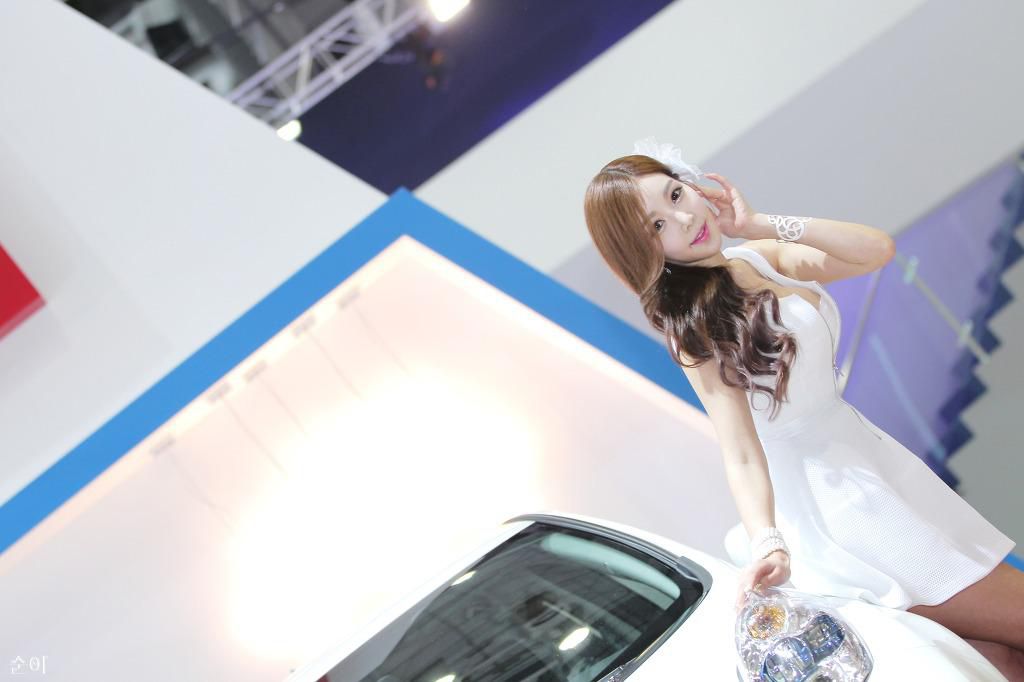 韩国超短裙mm李真英车展摄影图片
