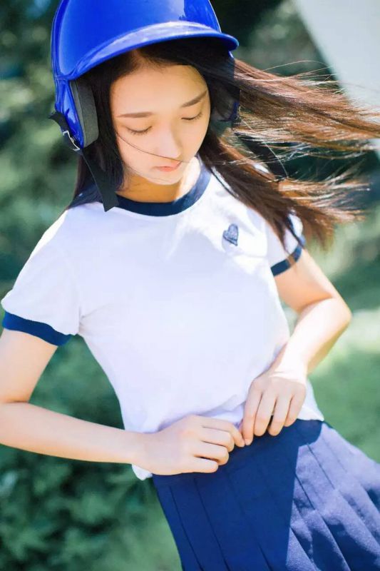 大学美女校花廖银hMoon唯美私拍写真