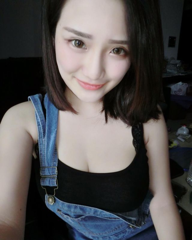 好身材美女邱筠净Gina养眼私拍美照