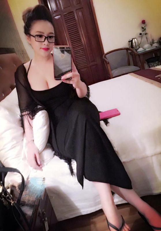 性感大胸美女Cao Giang私拍图片集锦