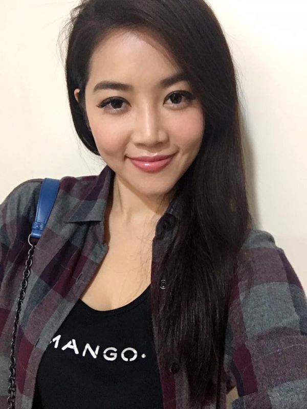 台湾女记者刘方慈私房照图片合辑