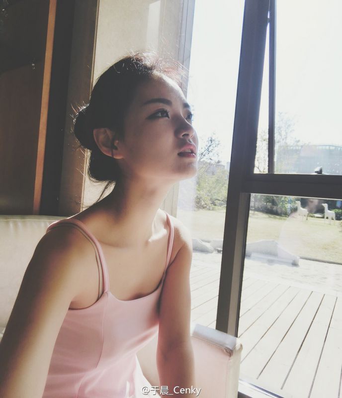 唯美长发美女于晨Cenky自拍养眼美图