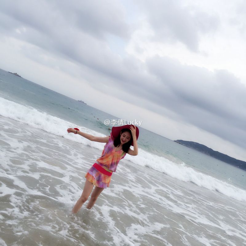 比基尼美女李倩Lucky沙滩自拍图片