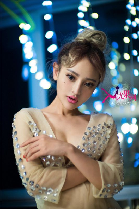 尤果网蕾丝妹李思宁私房诱人写照