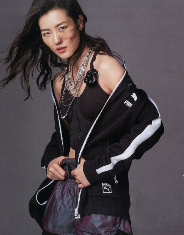 超模刘雯性感霸气大秀绝美锁骨