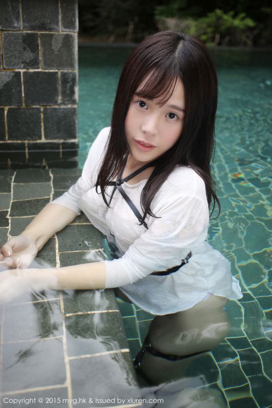 美媛馆嫩模Evelyn艾莉私房内衣丝袜写照