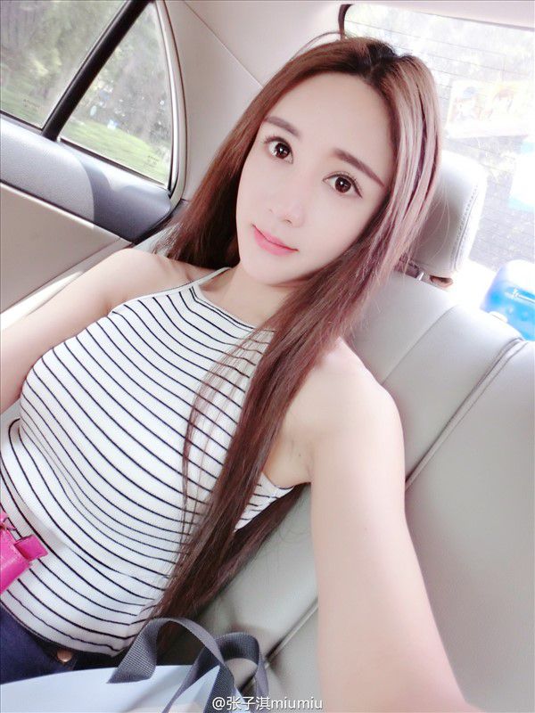 长发飘逸美女张子淇微博私拍美图照