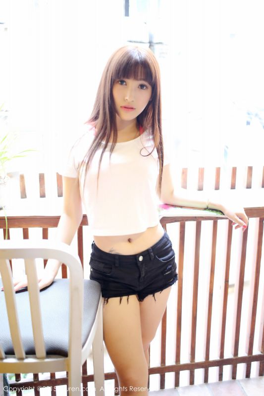 秀人网童颜巨乳美女Nic妮可可私房内衣写真