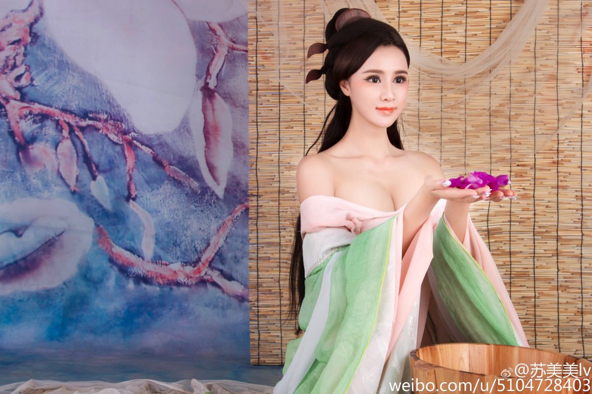 大胸罩姐姐苏美美微博私拍图片