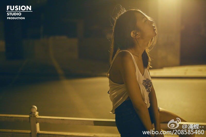 90后小美女涌蝶微博私房照图片