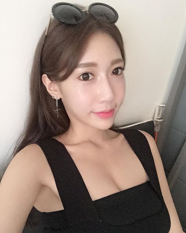 御姐型美女bless_nr比基尼旅拍图片