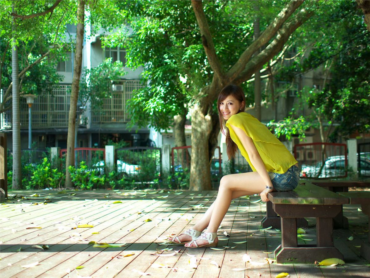 台湾短裙美女村村高清唯美写真