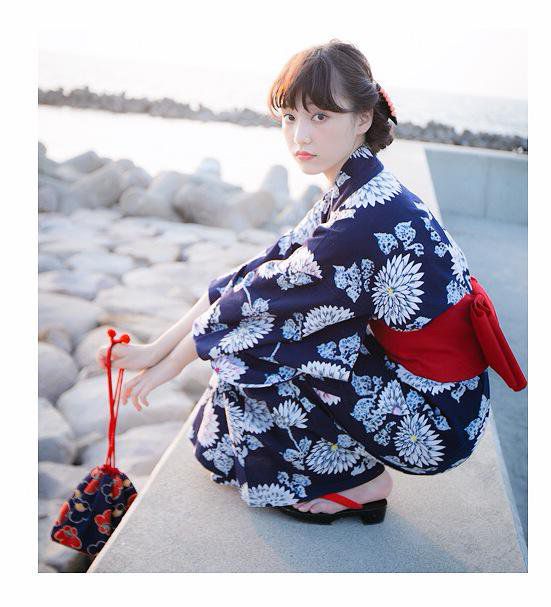 日本养眼美女山田爱奈户外清纯靓丽美照