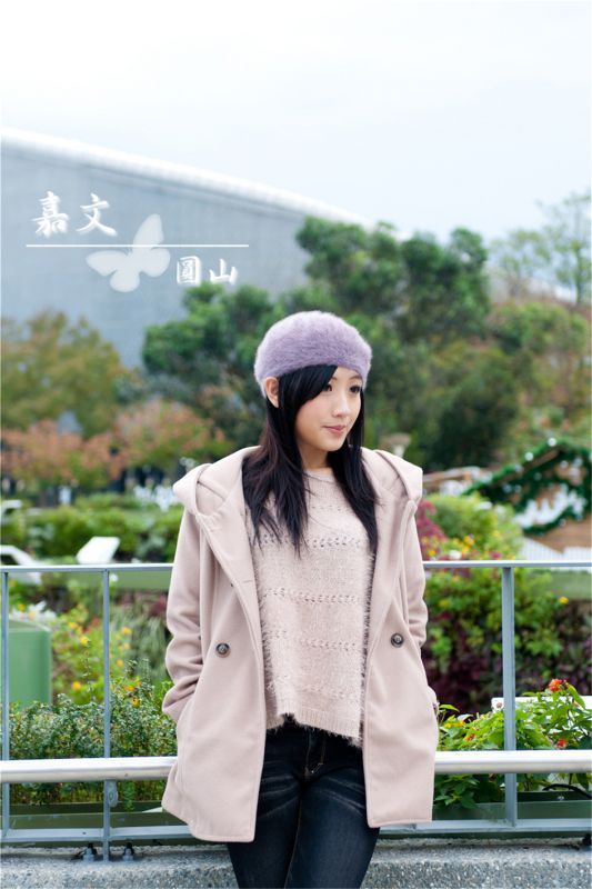 重庆美女校花嘉文冬季街拍照