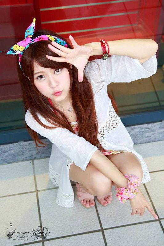 台湾清纯美女邱俞uWhite自拍写真