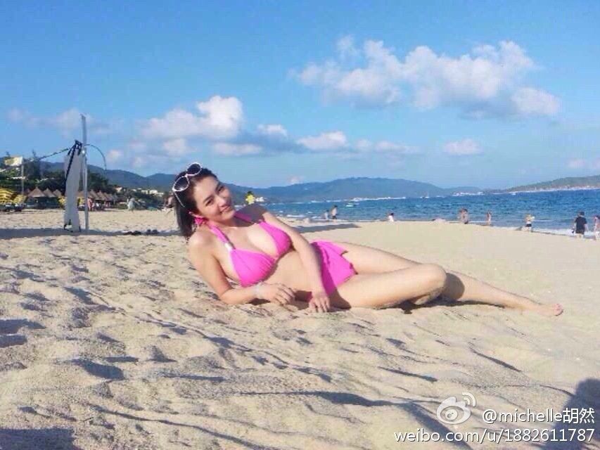 短发气质美女胡然微博图片集锦