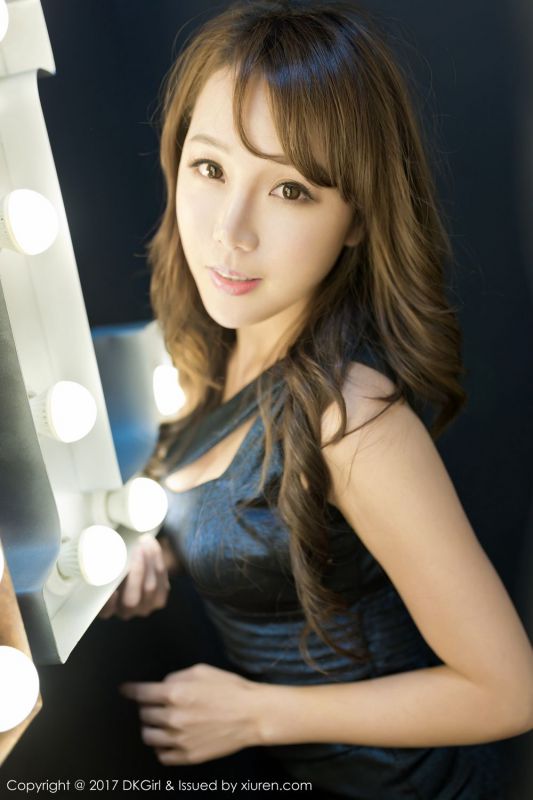 性感美女王沫儿内衣写真火辣诱人