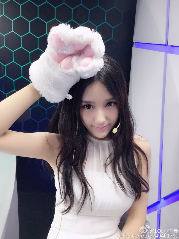 斗鱼美女主播Rita小雨清纯私拍写真