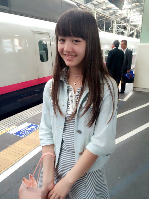 日本13岁混血模特木村ユリヤ摄影写真图片