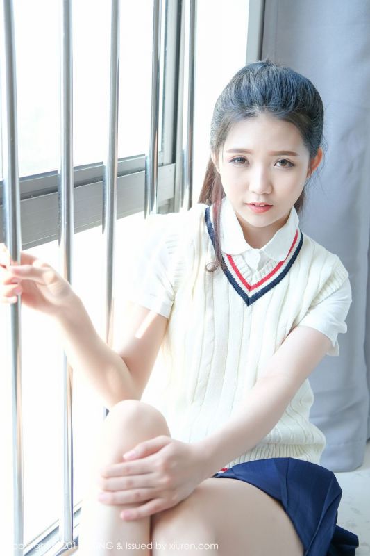 美女嫩模一叶echo学生服写真清纯动人