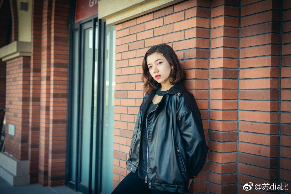 清纯美女苏比微博私房写真时尚迷人