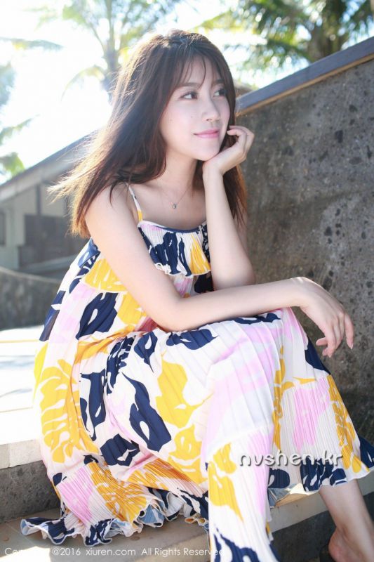秀人网清纯美女模特许诺Sabrina外拍写真图片