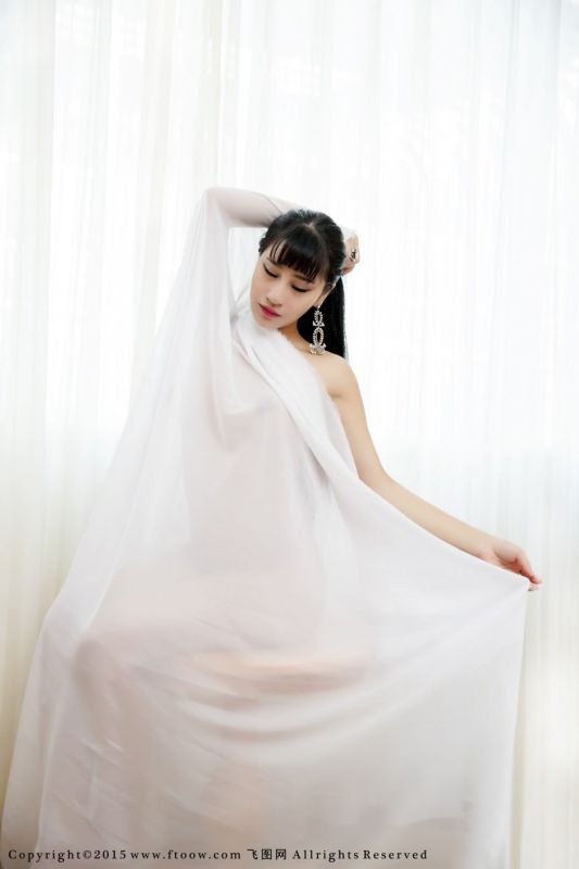 飞图网黑丝袜美女小雅私房照写真图片