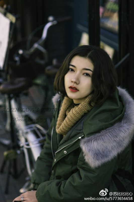 清纯美女苏比微博私房写真时尚迷人