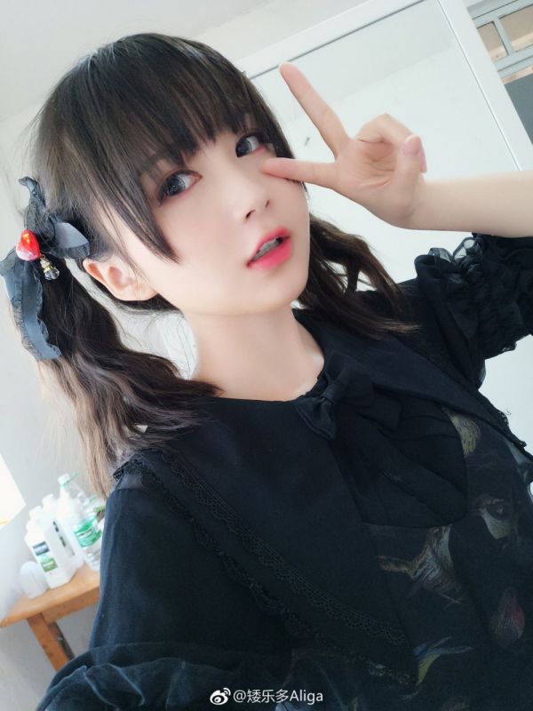 美女萝莉矮乐多私房写真可爱迷人